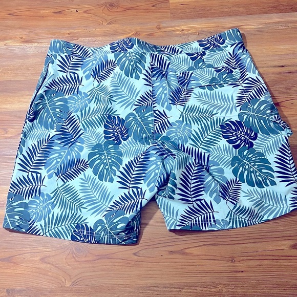 Deluth Trading Company Men’s swim trunks, floral print,good condition, size 42 - Picture 2 of 13